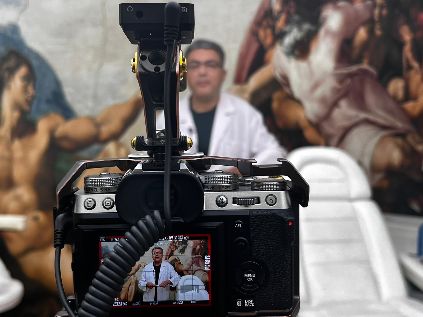 sosyal medya yönetimi için doktor video çekimi