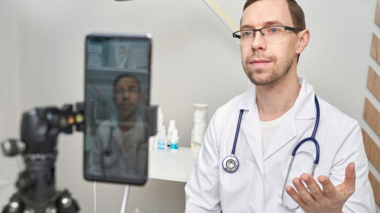 Doktor Sosyal Medya Paylaşımları Nasıl Olmalı? Doktor Sosyal Medya Paylaşımları Nasıl Olmalı